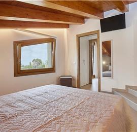 4 bedroom villa with pool, Castellammare del Golfo, sleeps 8-9